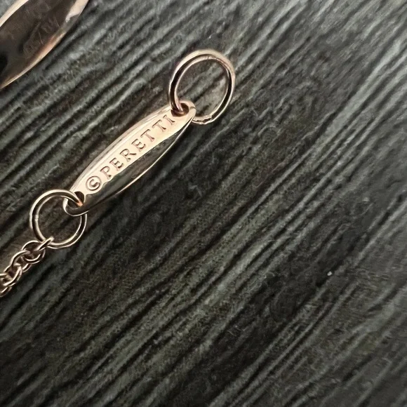 rose‎ gold and diamond peretti bracelet